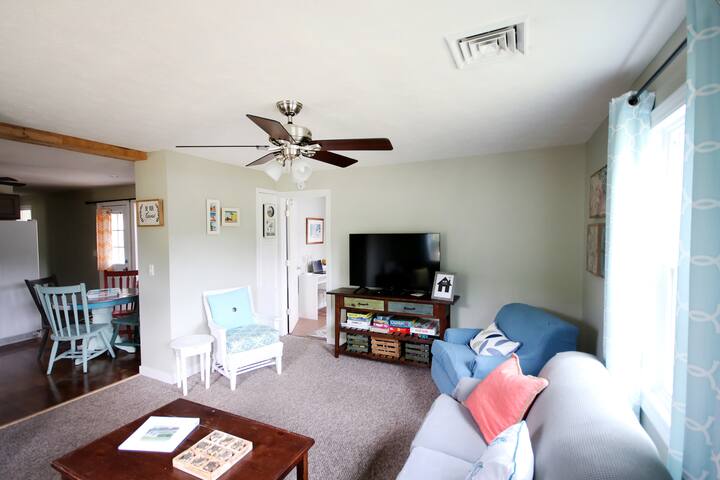 Close To Beaches Spacious 4 Bedroom - Lake Michigan Beach, MI