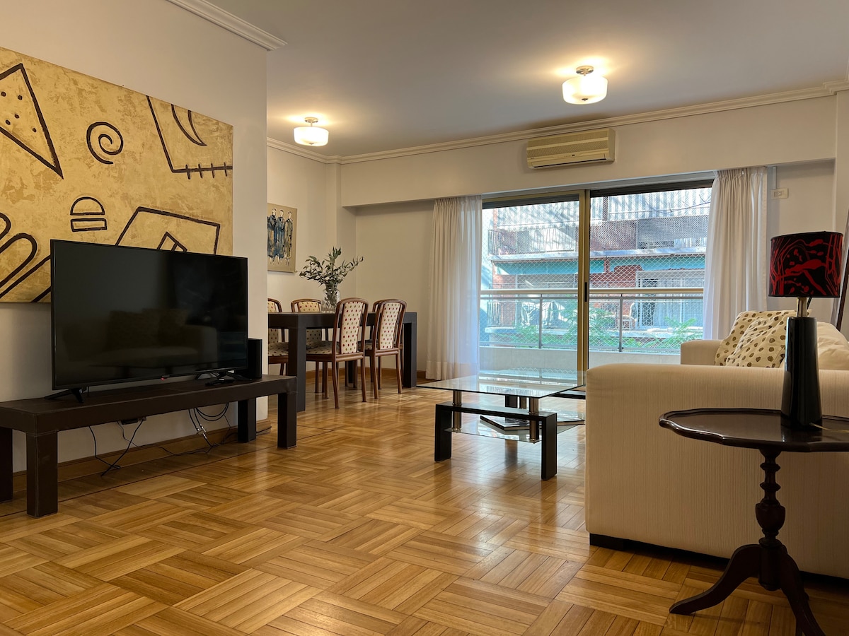Apartamento de 2 quartos com vaga e varanda em Palermo