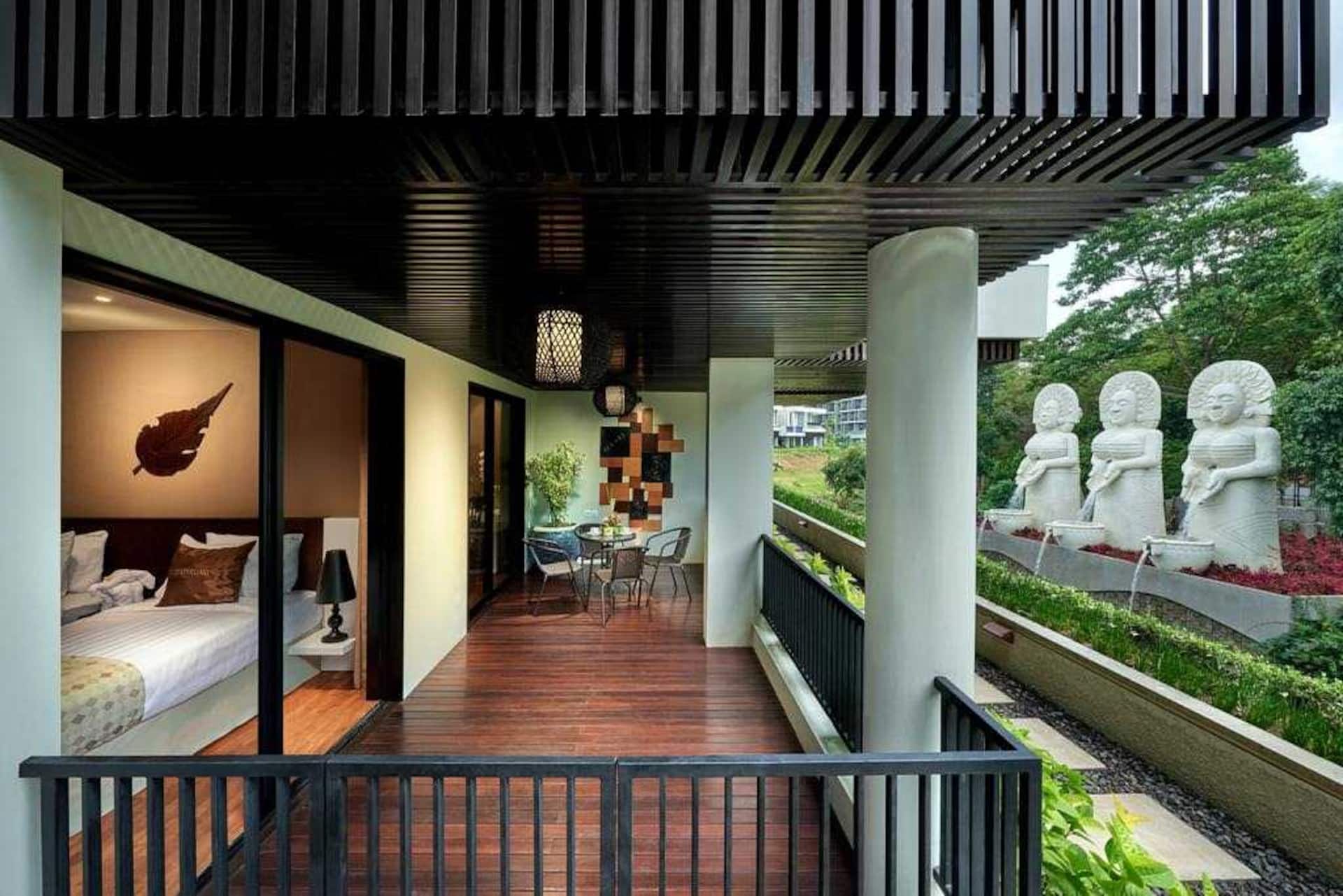 Poolside Cliff Haven 8 Bedroom Private Villa in Uluwatu 3