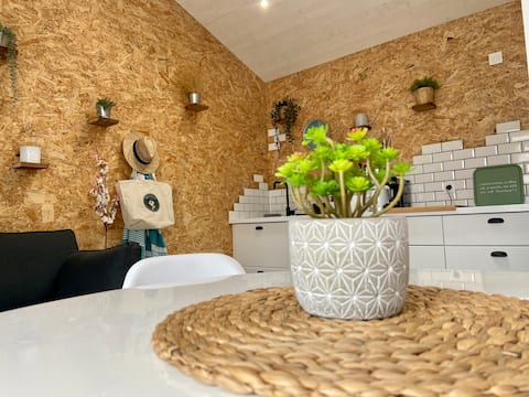 Top Airbnb: ★ "Blanc Moutier" Family Suite 300M Beach ★ à L'épine