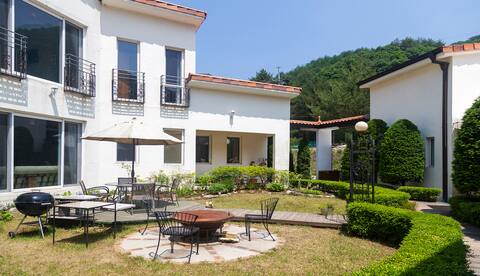 Stay Grazia, a private space in
Haengjeong Valley