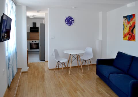 Top Airbnb: Blue apartment in Izola
