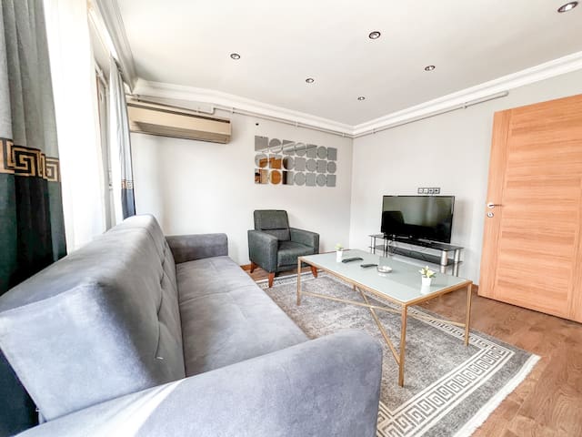 2bd apartment in Beşiktaş famous breakfast street