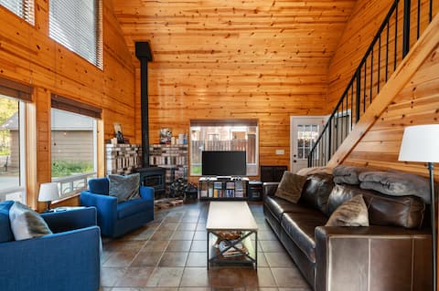 Cozy Mineral Cabin