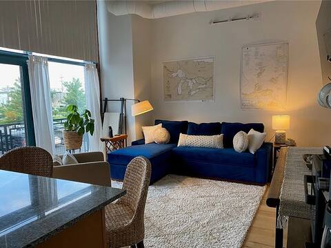 Downtown/Cedar Point 
2 Bed/2 Bath Sleeps 6-Pool