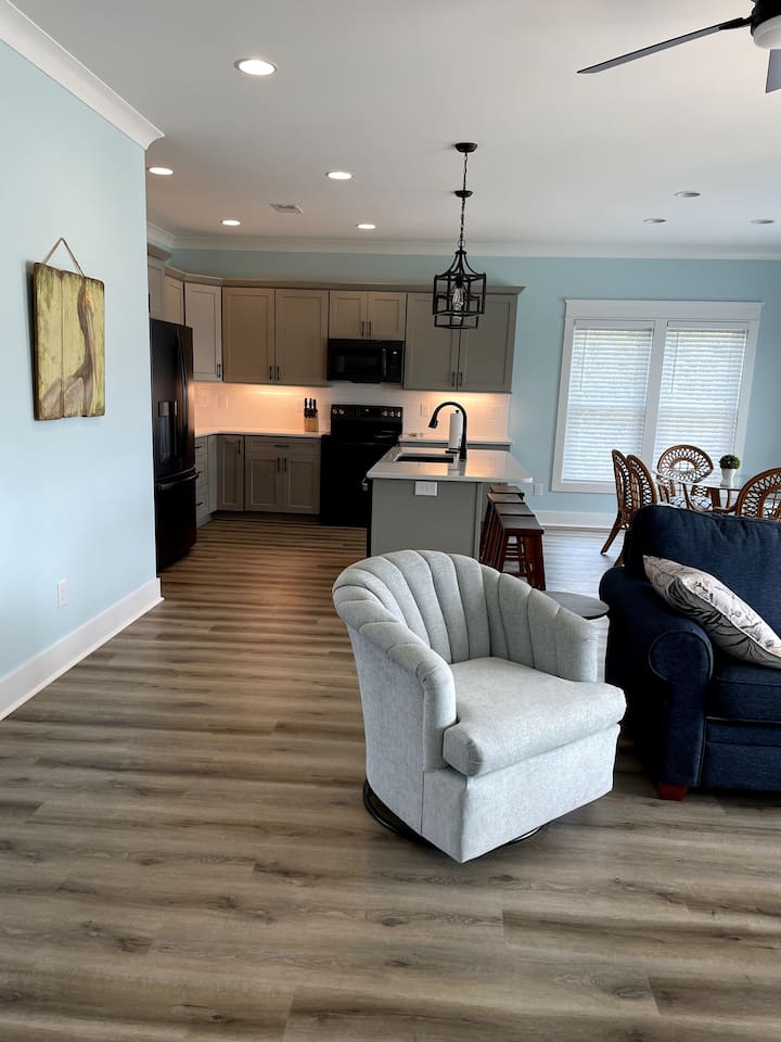 Pool, Breezy Porch, W/ Beach Access - Holden Beach, NC
