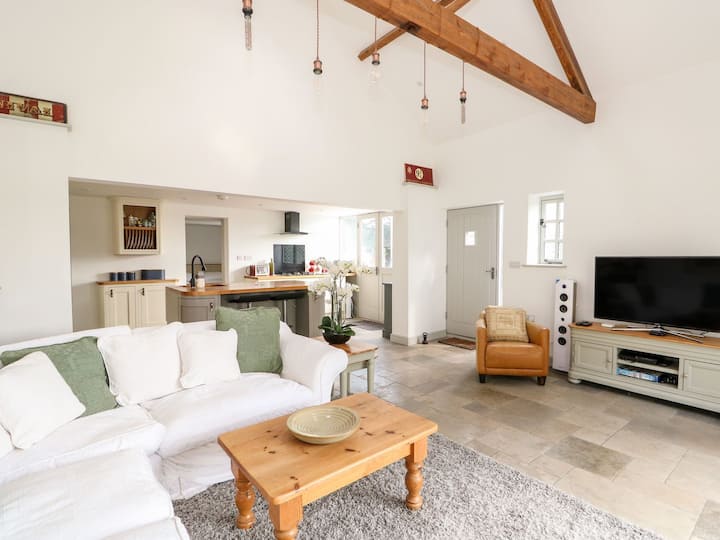 The Coach House, Cranwell Village, Lincolnshire. Cottages for Rent in