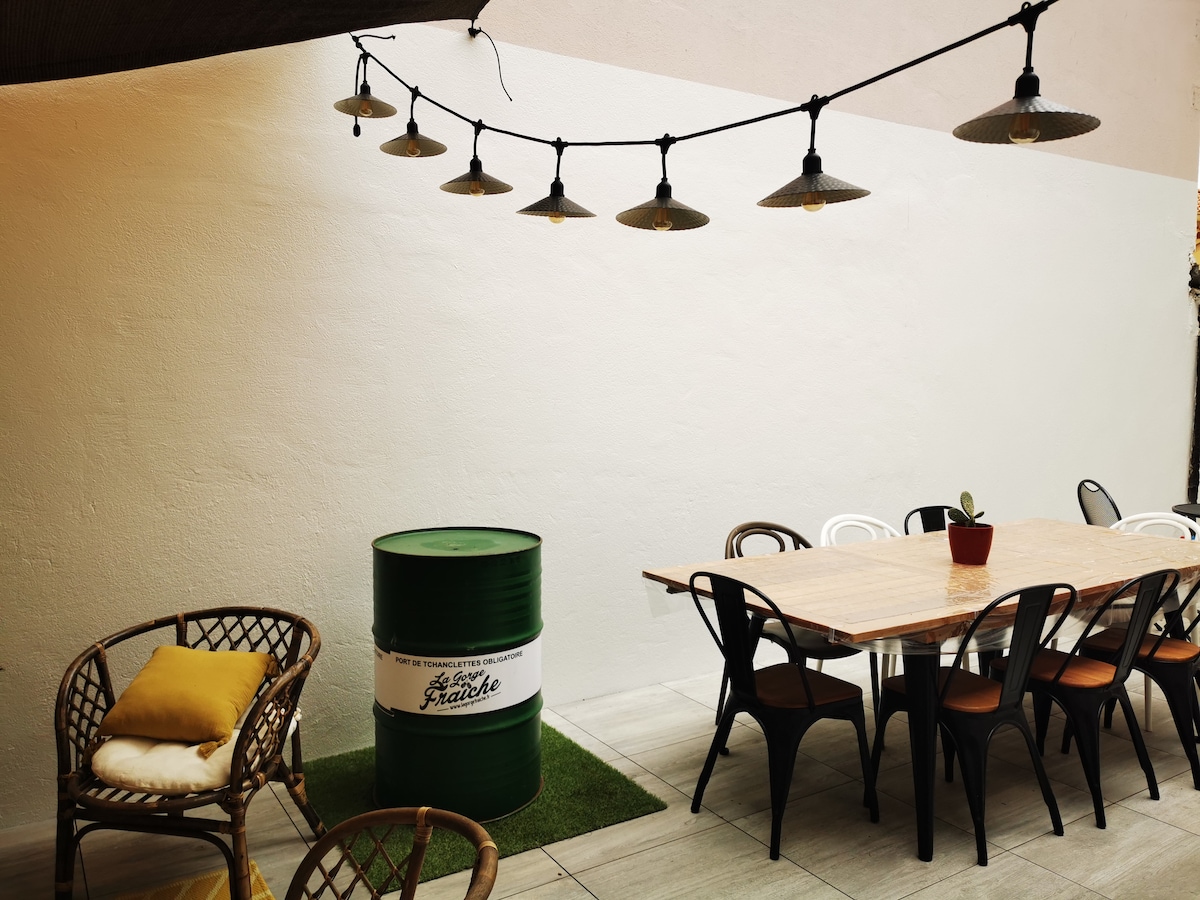 Top Airbnb: Sea house 85 m², 3 bedrooms, private courtyard, garage in Valras Plage