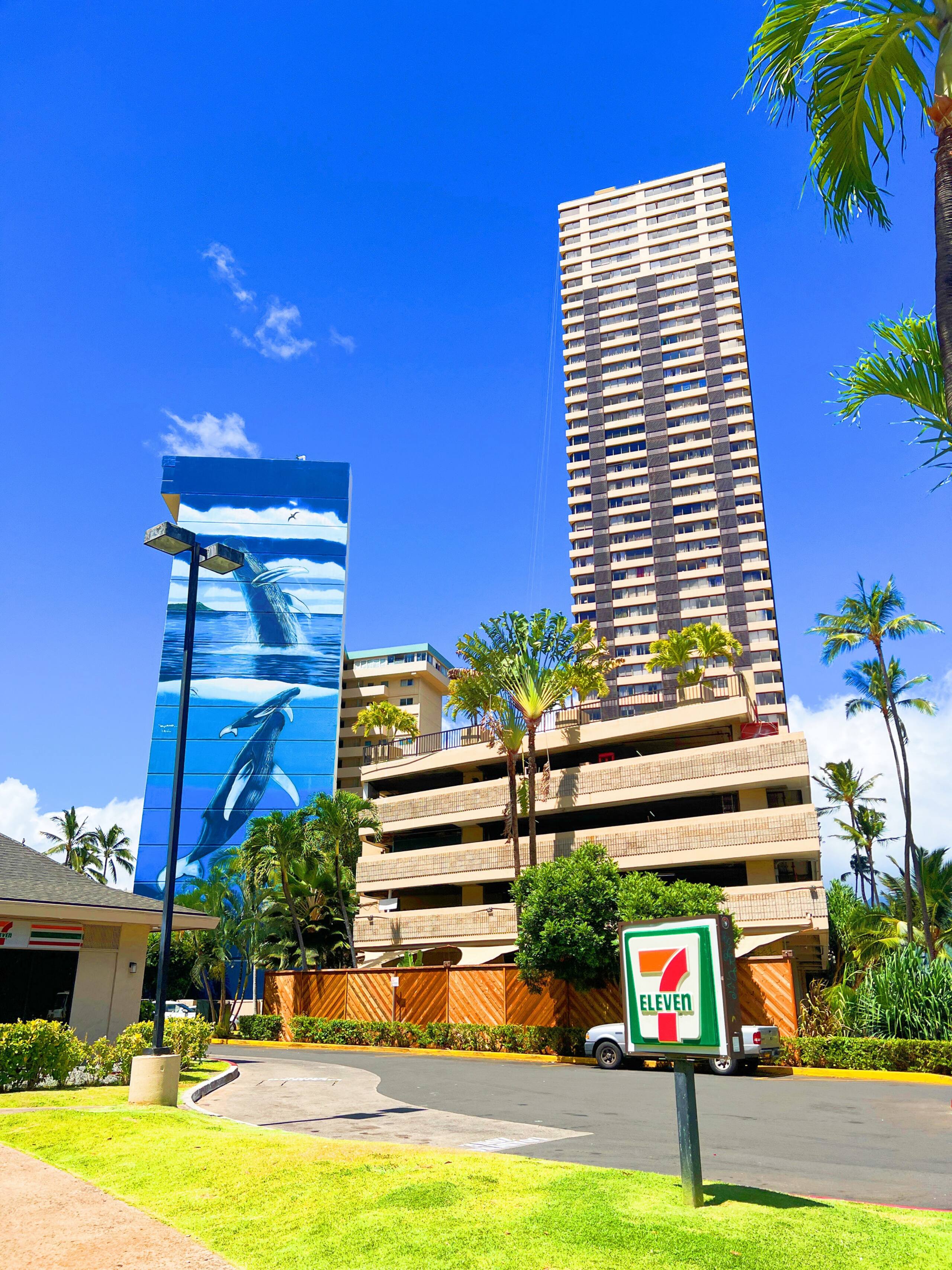 Condo in Honolulu · ★4.87 · 1 bedroom · 2 beds · 1 private bath - Image 36