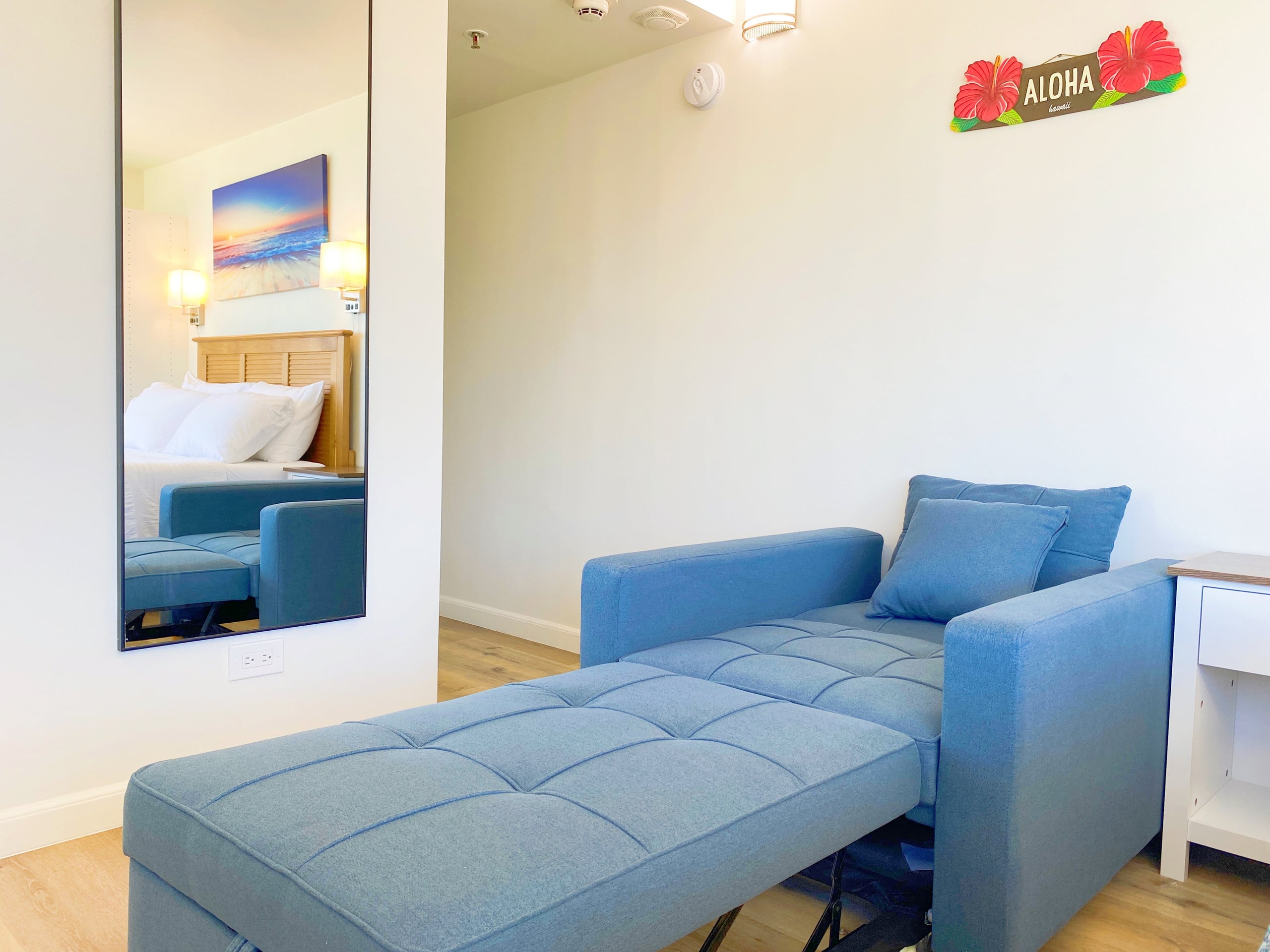 Condo in Honolulu · ★4.87 · 1 bedroom · 2 beds · 1 private bath - Image 17