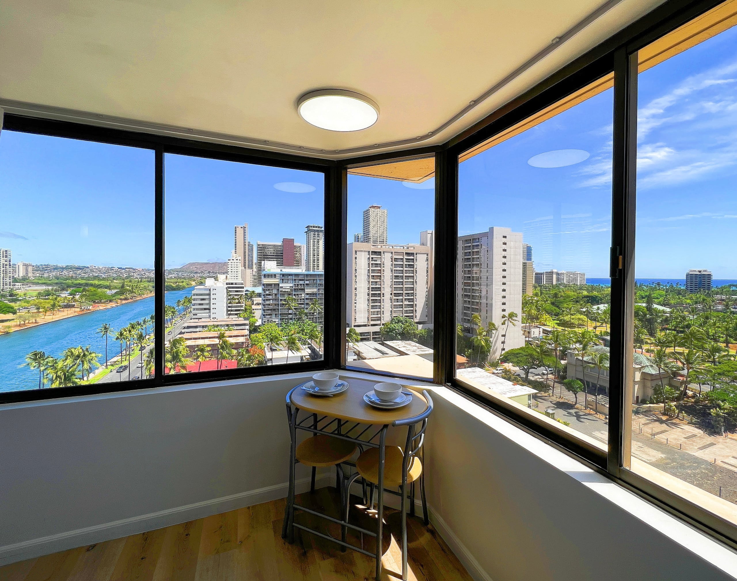 Condo in Honolulu · ★4.87 · 1 bedroom · 2 beds · 1 private bath - Image 4