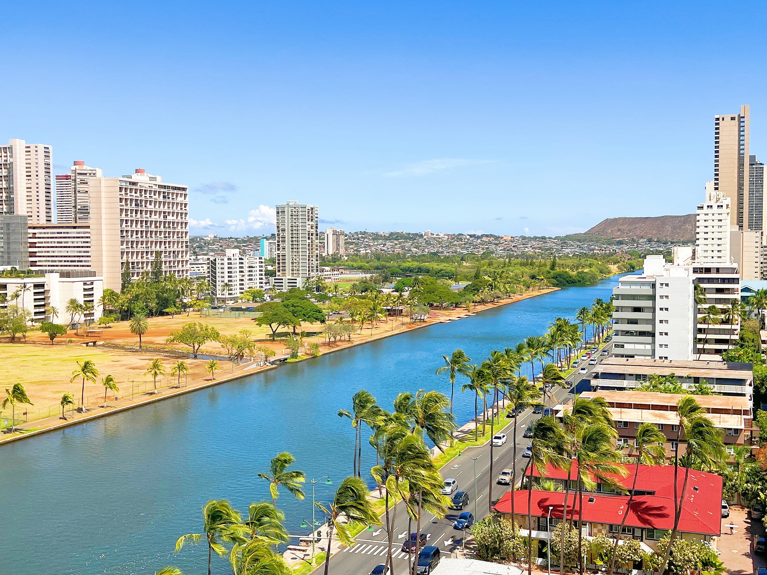 Condo in Honolulu · ★4.87 · 1 bedroom · 2 beds · 1 private bath - Image 13