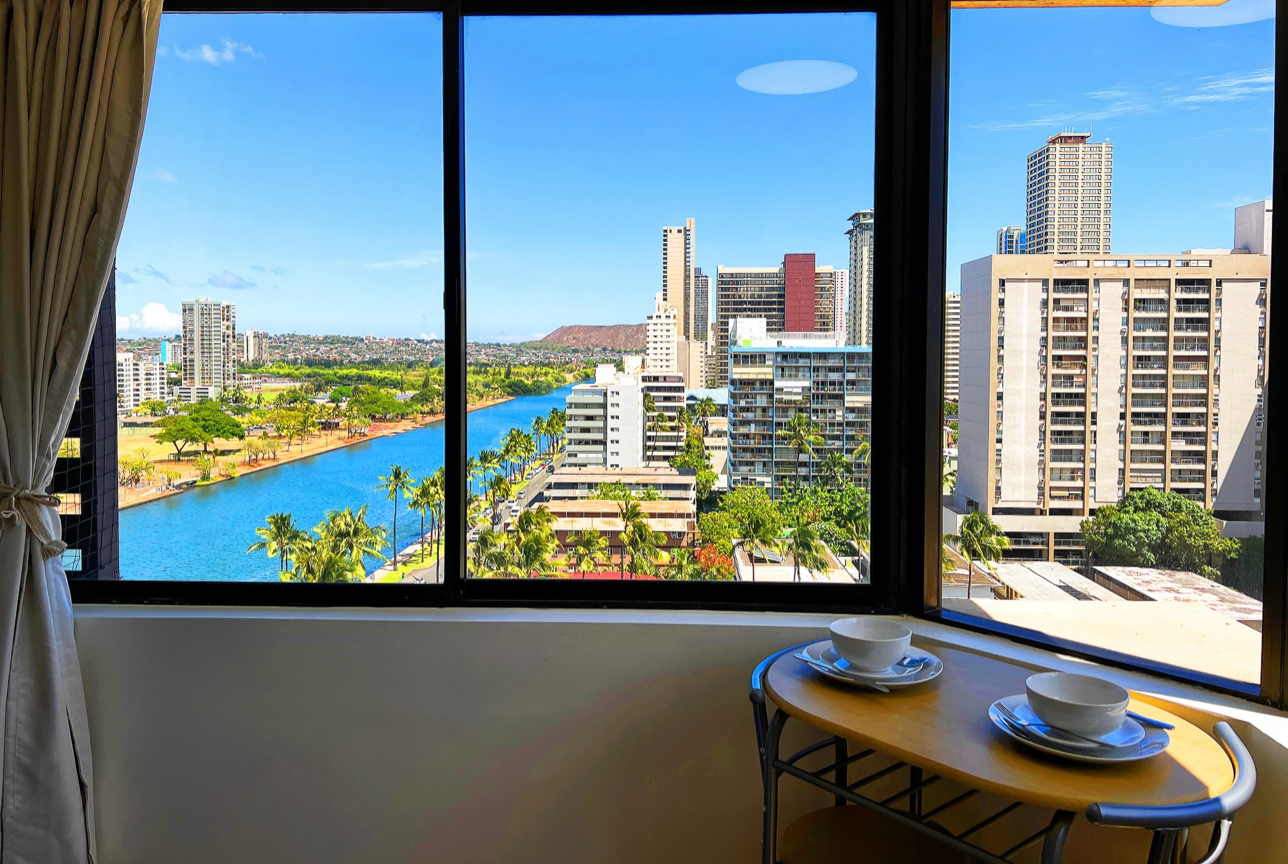 Condo in Honolulu · ★4.87 · 1 bedroom · 2 beds · 1 private bath - Image 12