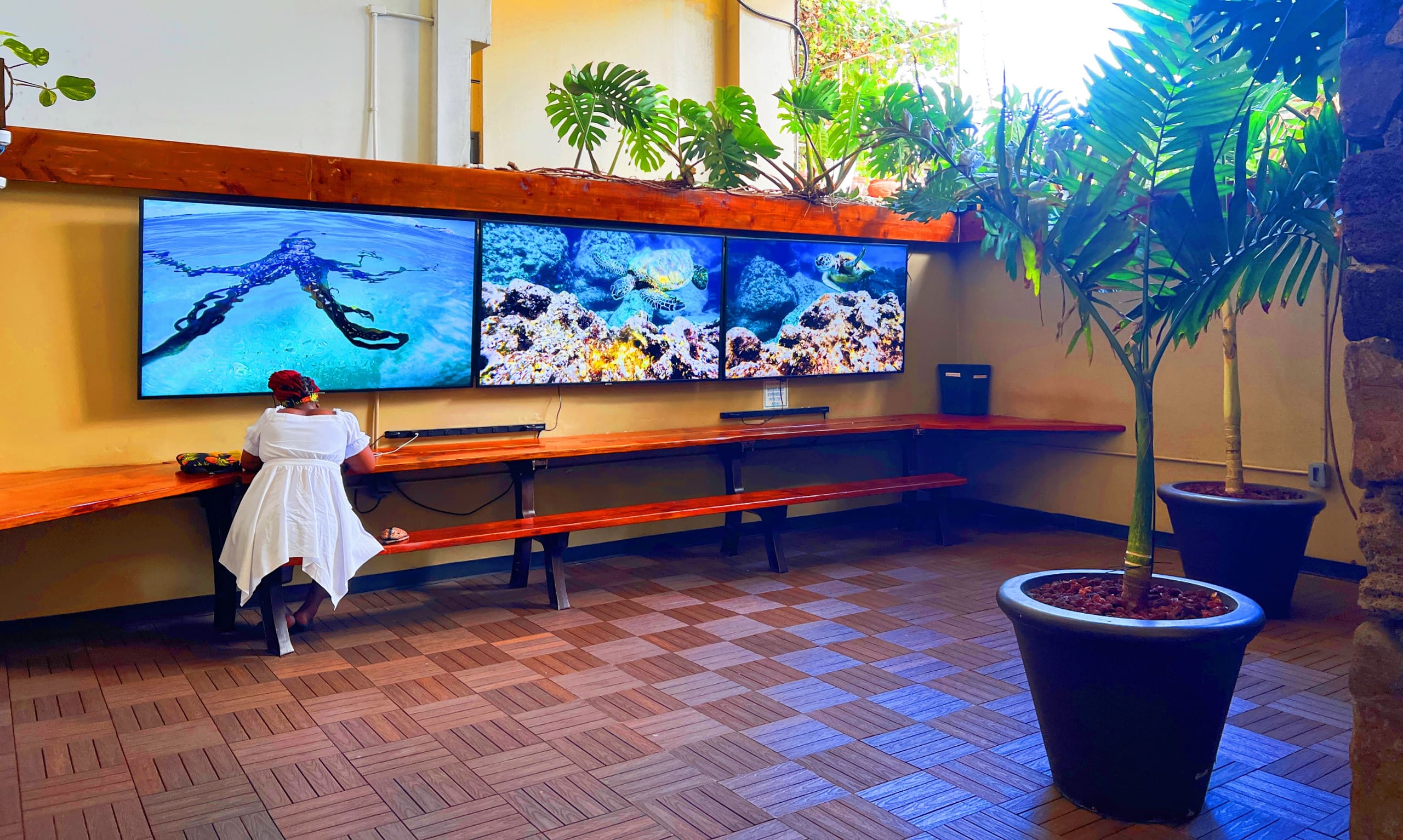 Condo in Honolulu · ★4.87 · 1 bedroom · 2 beds · 1 private bath - Image 32