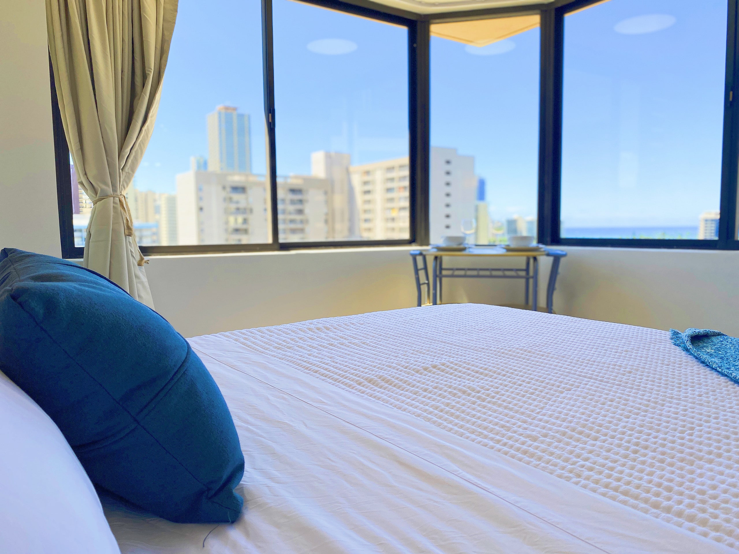 Condo in Honolulu · ★4.87 · 1 bedroom · 2 beds · 1 private bath - Image 26