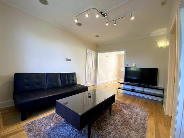 Chelsea lift-4 bed penthouse-close to Battersea gallery image 3