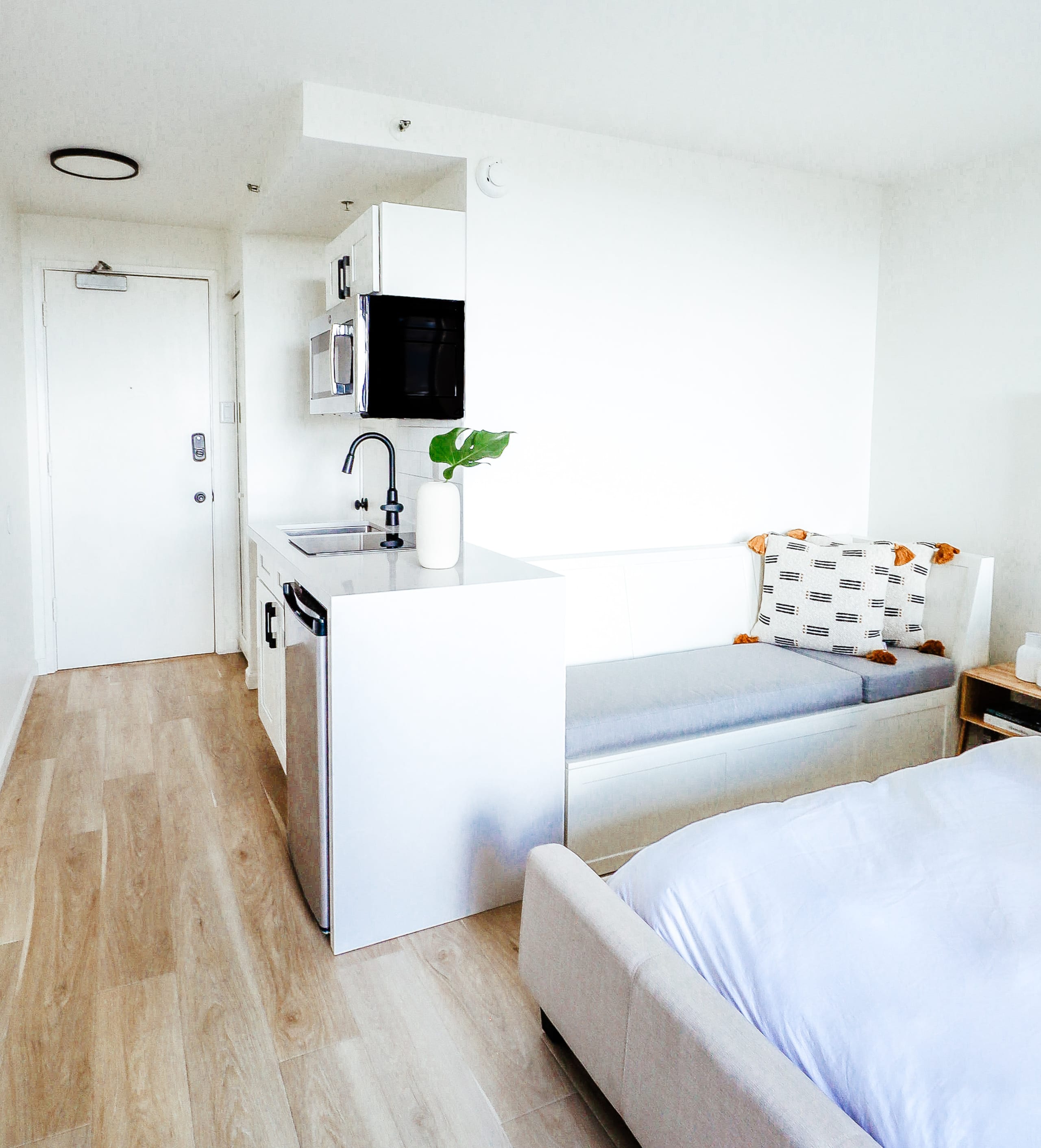 Condo in Honolulu · ★4.87 · 1 bedroom · 1 bed · 1 bath - Image 11