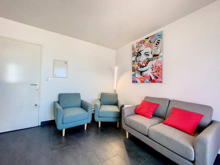 Logement T3 Vue Mer Climatisation Piscine Chauffée - ibis budget Saint Cyr sur Mer La Ciotat
