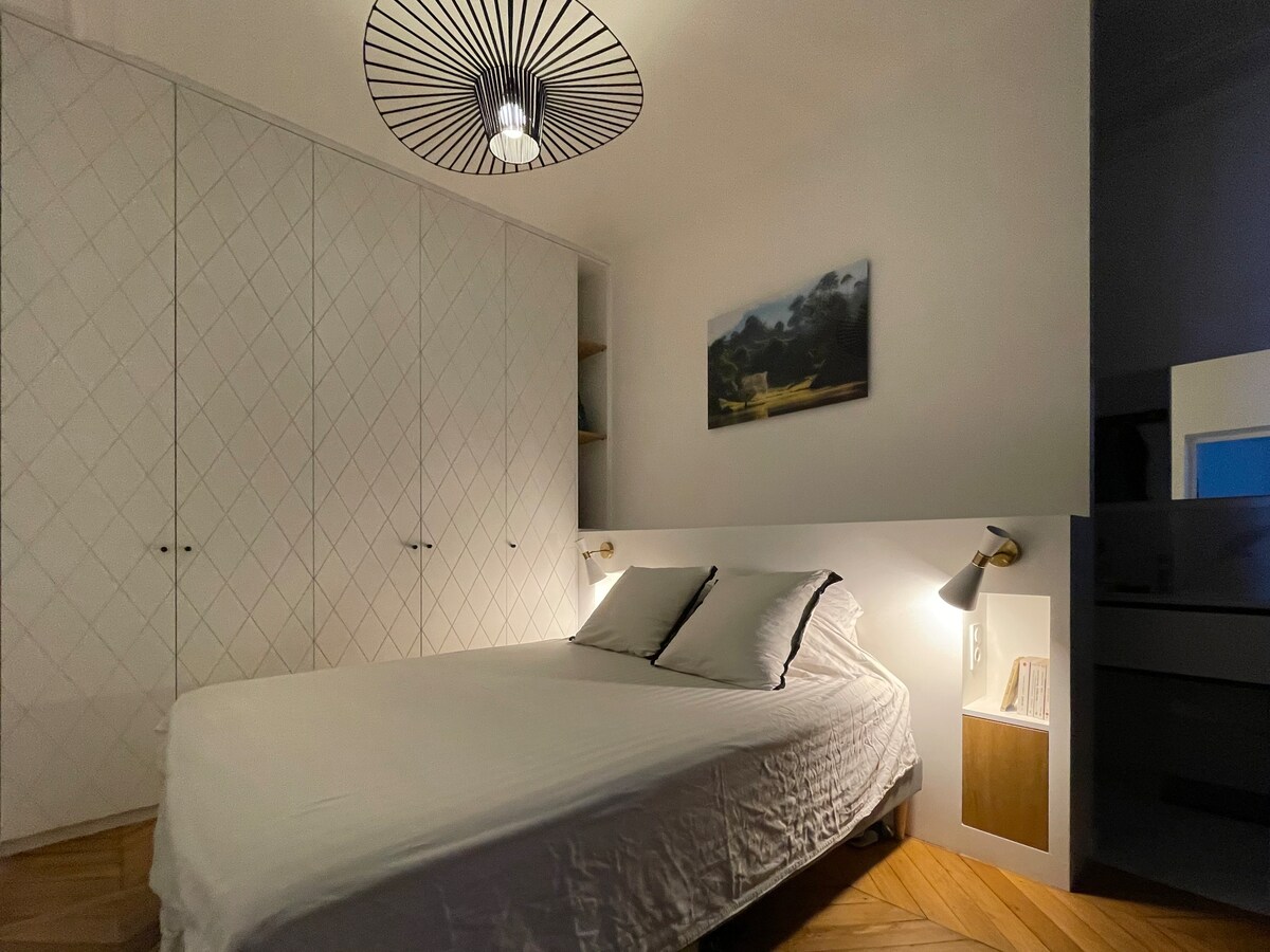 Spavaća soba za roditelje, noću