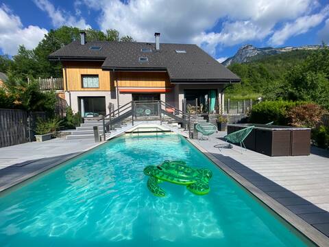 L 'eterlou, superb sauna jacuzzi pool rental