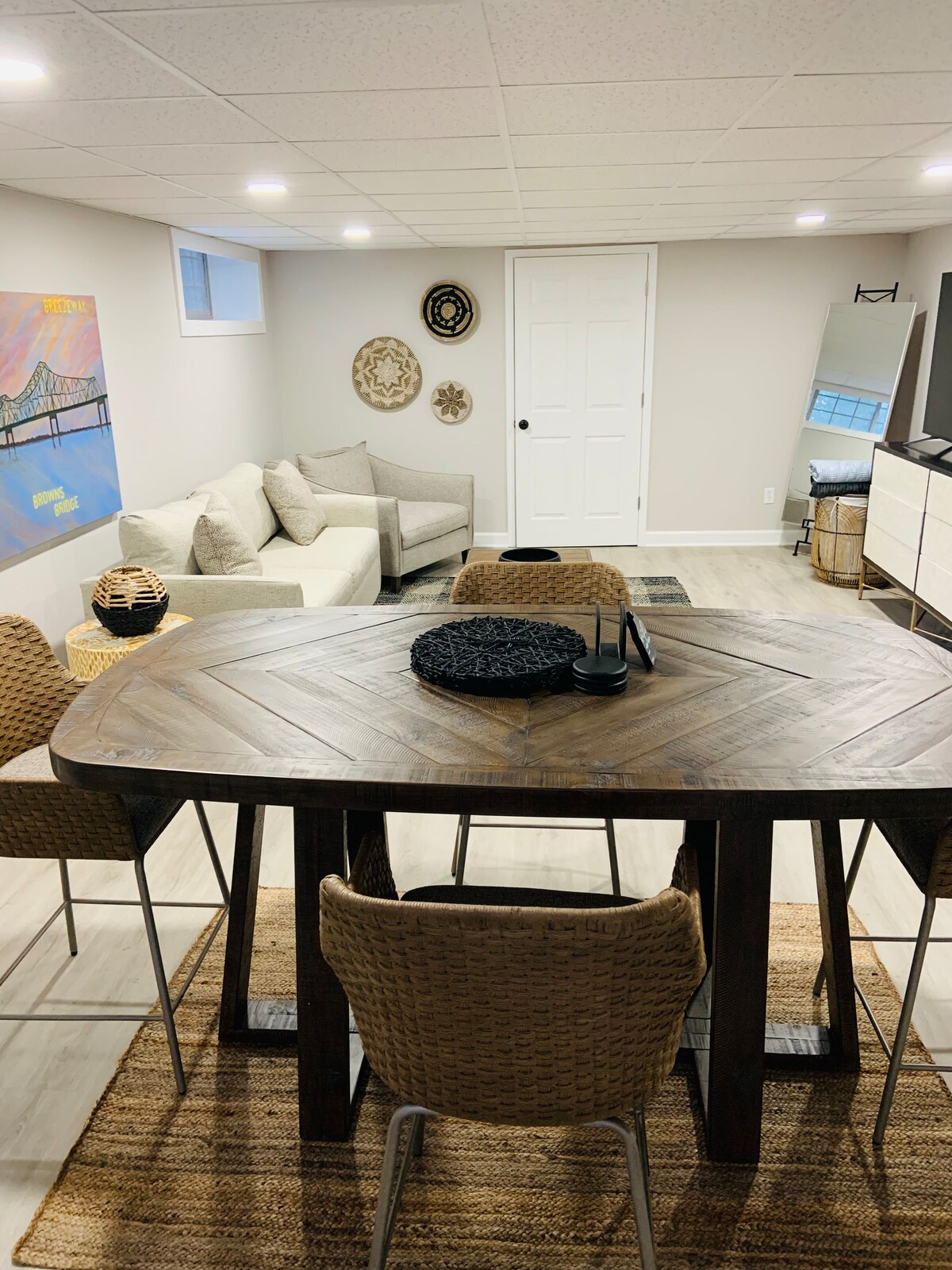 Successful Airbnb property: Quaint and cozy guest suite; centrally located in Gainesville