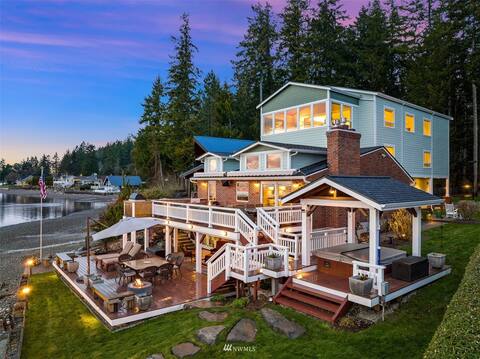 Stunning Waterfront Home | Hot Tub | Kayaks | SUP