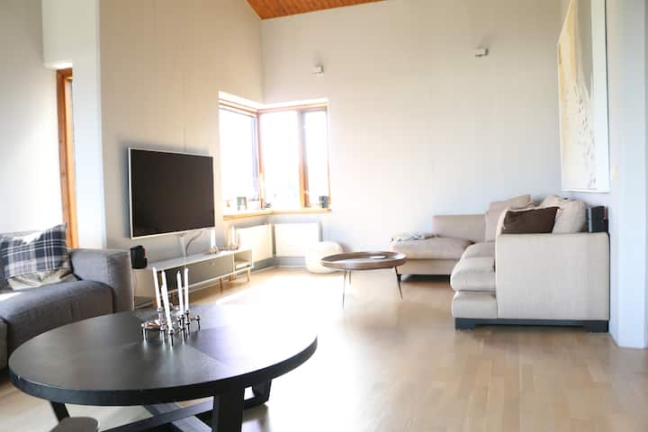 Family-friendly Villa With City Views (Hg-17493) - Iceland