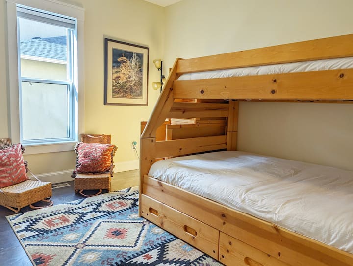 La Casita, a Beautiful 3BR/2BA Furnished Rental