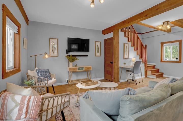 The Loft House *Downtown*hot Tub*a/c*private House - Colorado Springs, CO