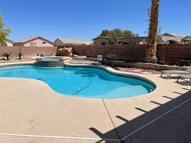 PEACEFUL PARADISE W/POOL