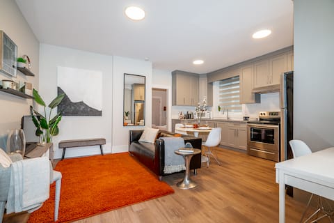 Popular Airbnb listing: A home from home - beautiful, modern 1 bed suite in South Surrey