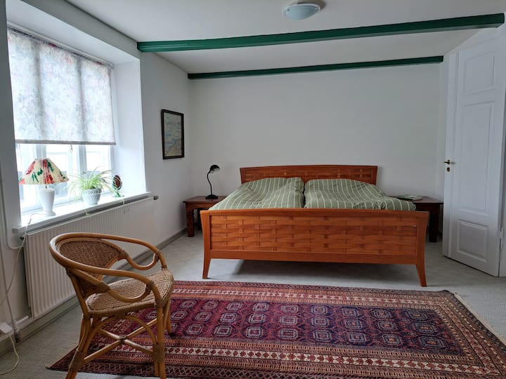 Dhomë gjumi 1 me krevat dopio.