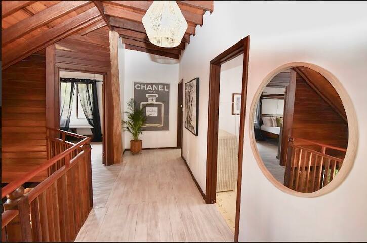 Le Petit Chateau Riverside Retreat Sleeps 14 gallery image 4