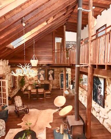 Le Petit Chateau Riverside Retreat Sleeps 14 gallery image 3