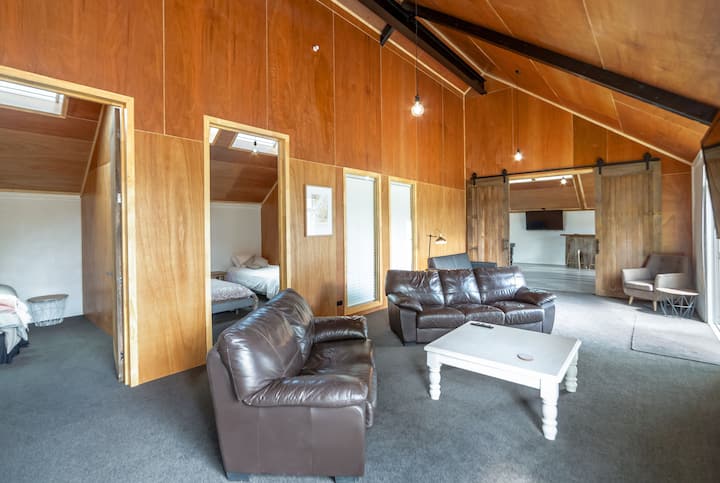 Hidden Valley Getaway - Martinborough