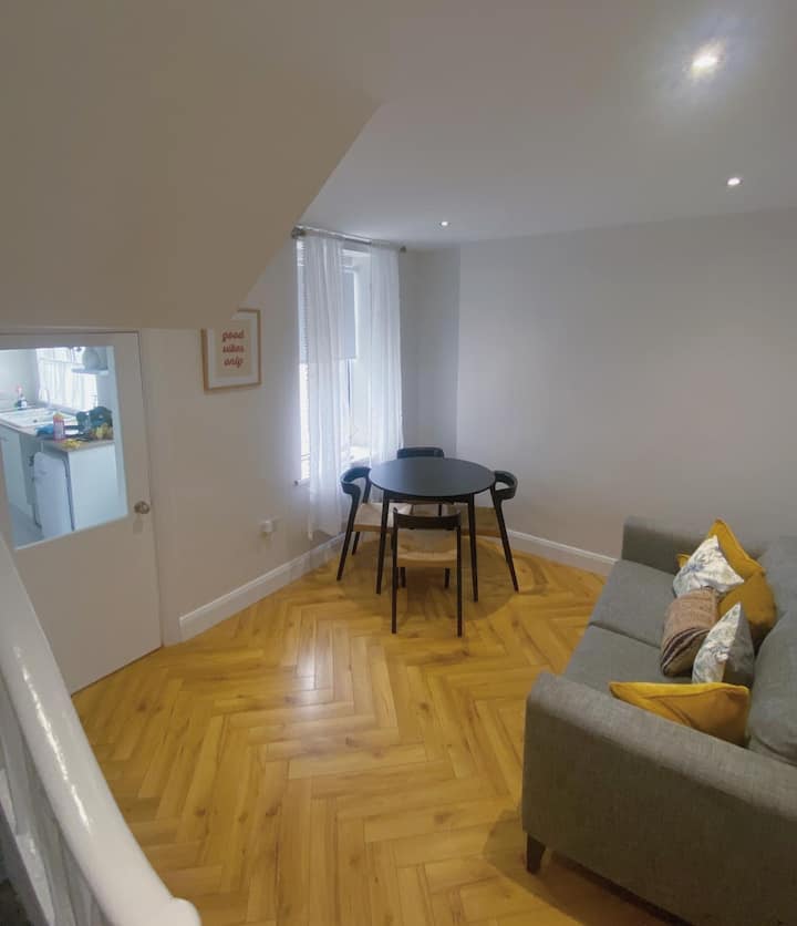 Cosy Modern Home In Derry Room 1 - Derry