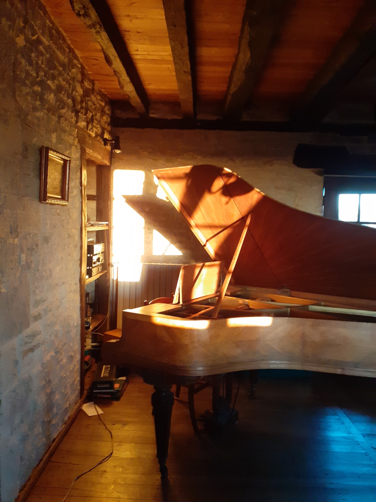 Un antiguo piano de Gabriel Gaveau de 1911, nota:  este no es un juguete para niños.