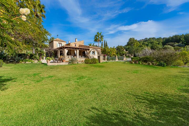 Traumoase mit Bergpanorama und Pool gallery image 5