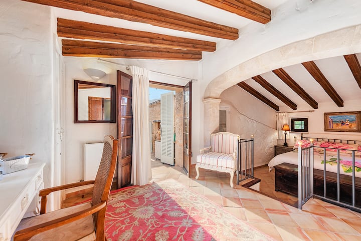 glavna spavaća soba s vlastitom terasom za prvu kavu na suncu...