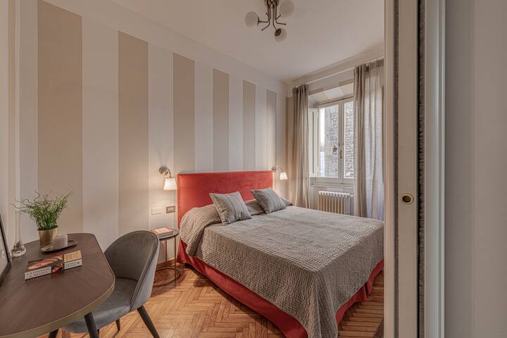 Golden Tower With View gallery image 5