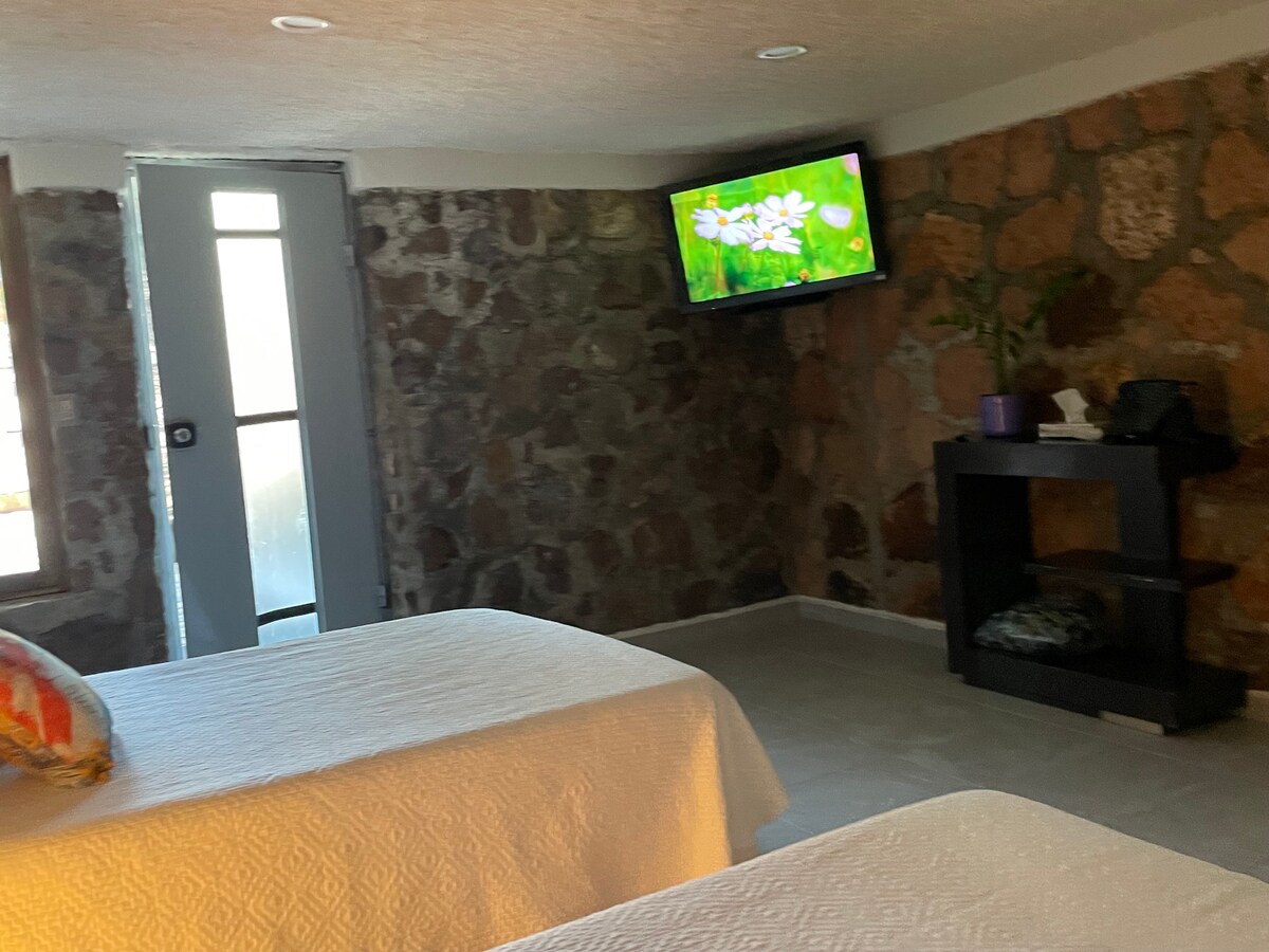 Anuncio de Airbnb popular: The “C” Estate en Irapuato