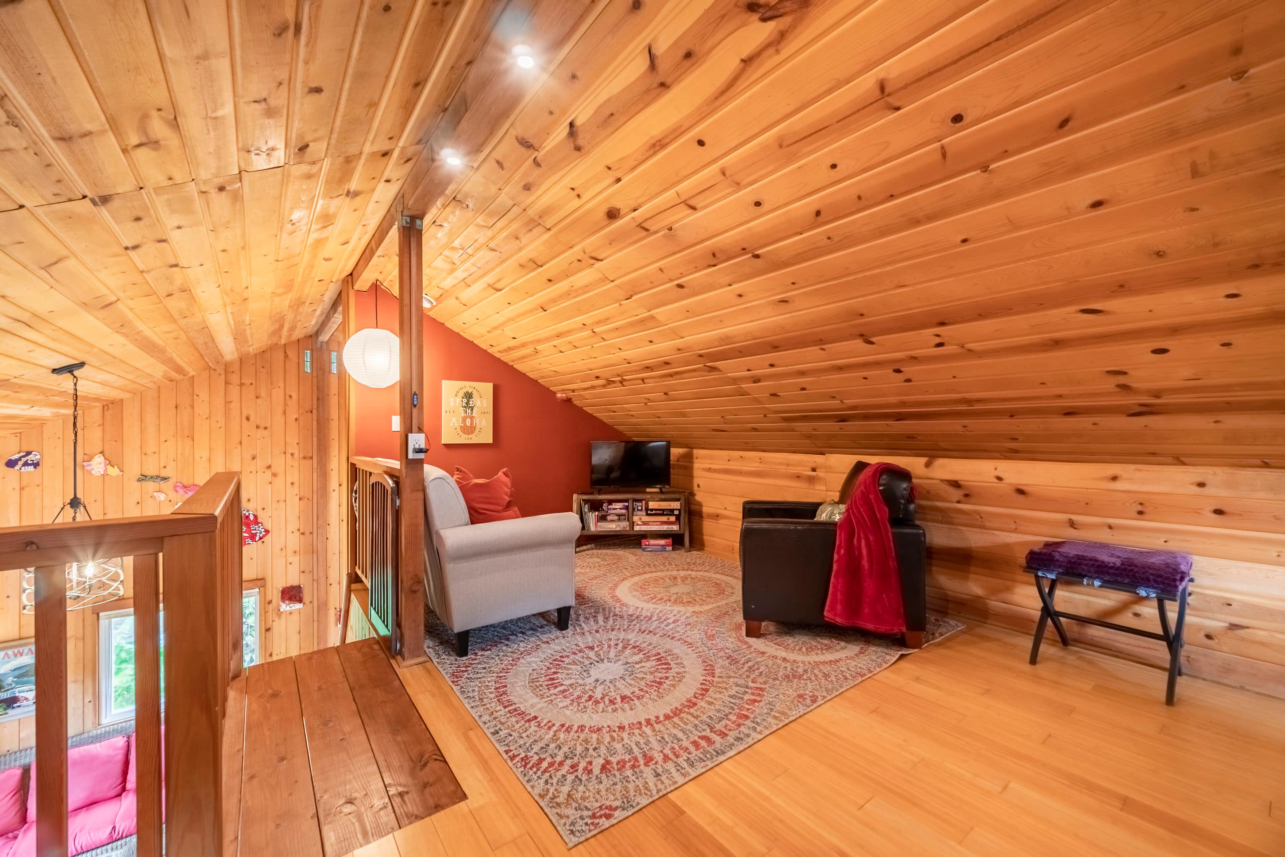 Cabin in Mountain View · ★4.95 · 2 bedrooms · 3 beds · 1 private bath - Image 2