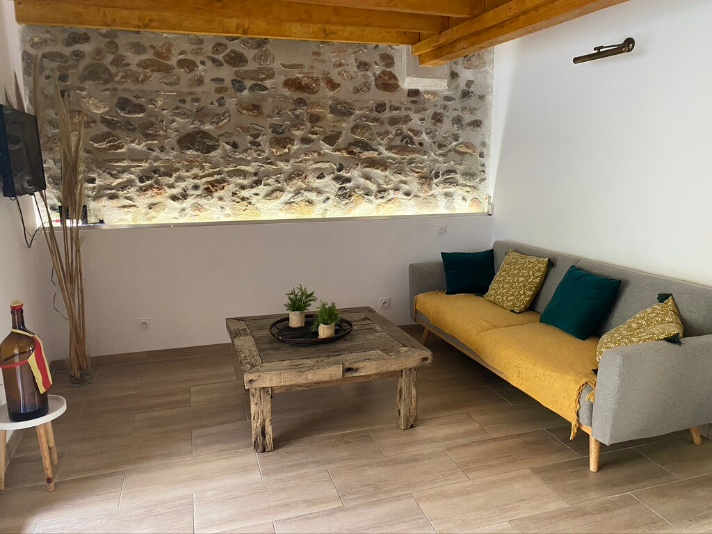 Beliebte Airbnb-Anzeige: Charming Village House with Garden in Saint Laurent De La Salanque