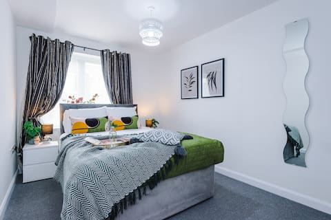 Elegant Home, City Centre, Parking, WiFi, Netflix