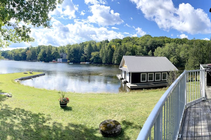 Stunning Lakefront Cottage on Lake Muskoka