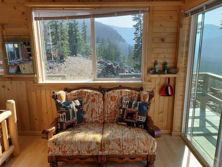 Remote Mountain Cabin - Montana