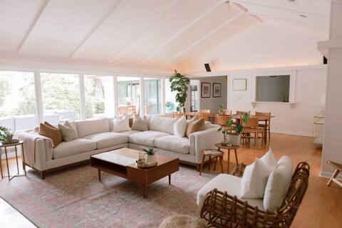 Large 4 bedroom house with pool in bamboo forest!