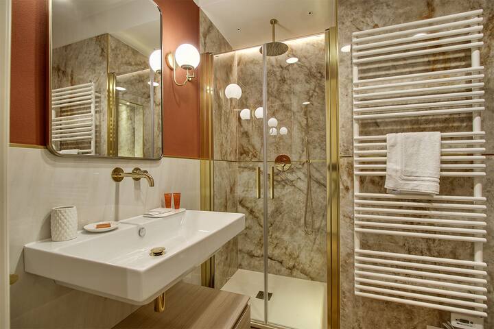 Art Apartment Luxury Ponte Vecchio Suite gallery image 4