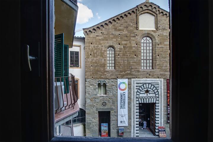 Art Apartment Luxury Ponte Vecchio Suite gallery image 5