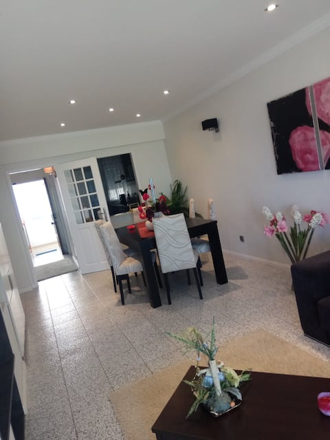 Top Airbnb: Beachfront Apartment in Nazaré
